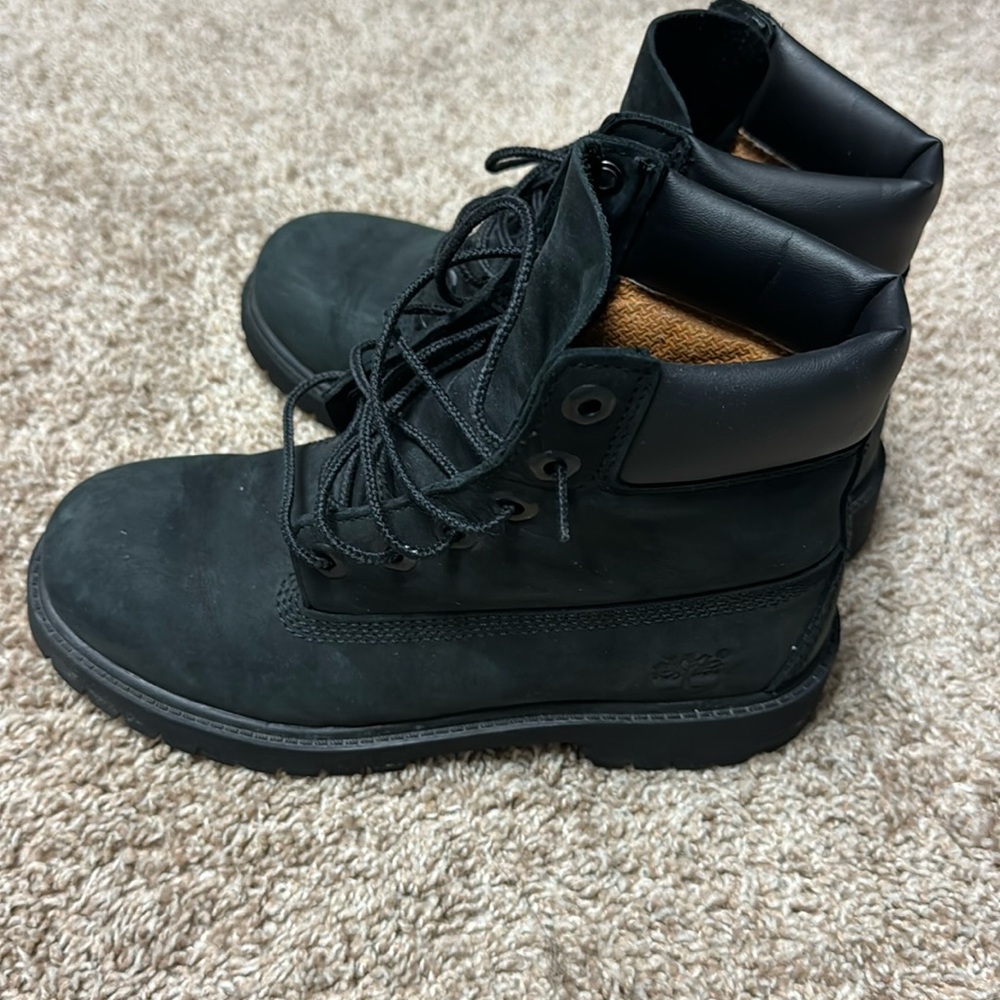 Timberland kids black boots worn twice size 4 kids